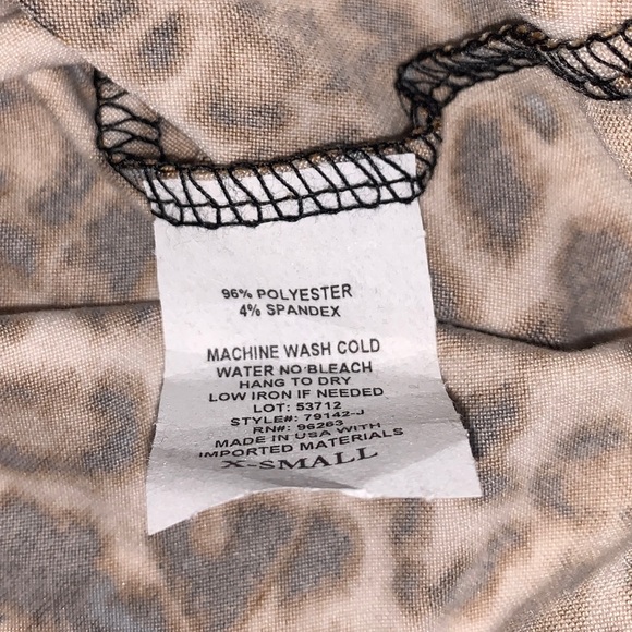 Olivia Rae Animal Print Top Size XS NWT - Picture 3 of 3